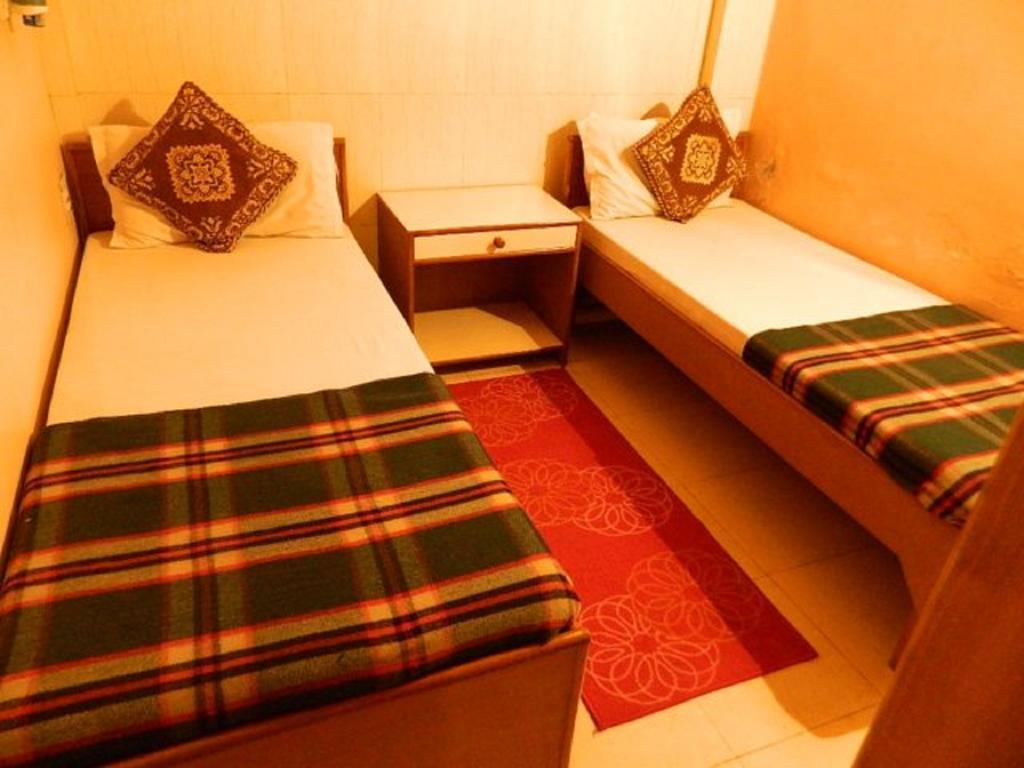 Viraaj Guest House Нойда Экстерьер фото